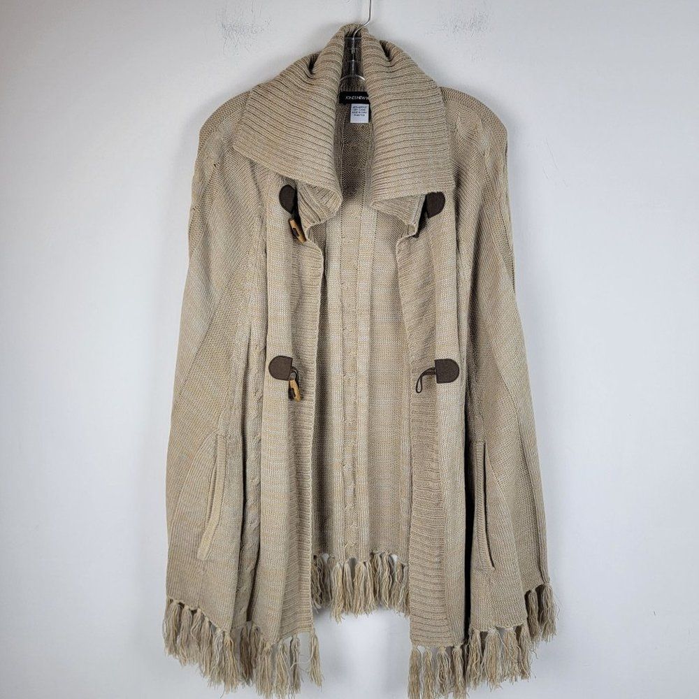 Vintage Jones New York Brown Cable Knit Wood Buttons Fringe Hem Cape Sweater